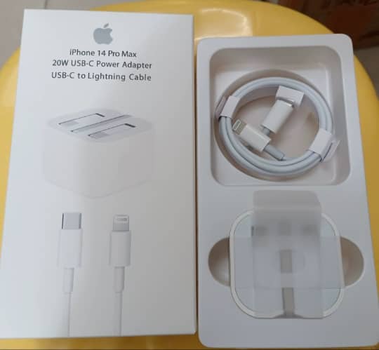 toyinalimi's tweet photo. @peng_writer I sell powerbanks, Samsung and iPhone chargers. 50000mAh powerbank for NGN38000. 10000mAh magsafe wireless powerbank for NGN22,000. Samsung superfast chargers for NGN10000. iPhone chargers for NGN14500. Readily available for nationwide delivery. 

Call/WhatsApp +2348121548588 https://t.co/XoMLI0zL7I