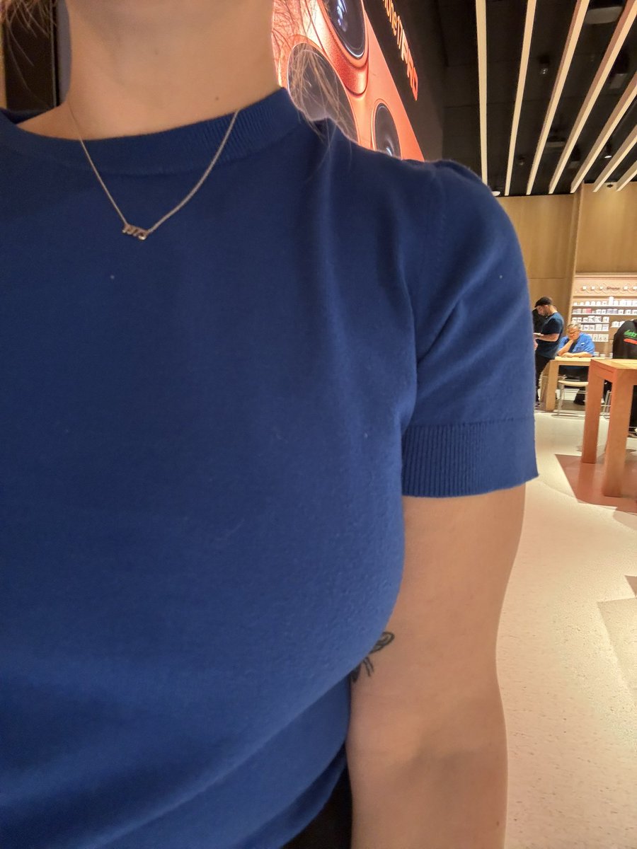 k5haw's tweet image. Stopped by the new Detroit @Apple store, immediately confused for a genius. 😏