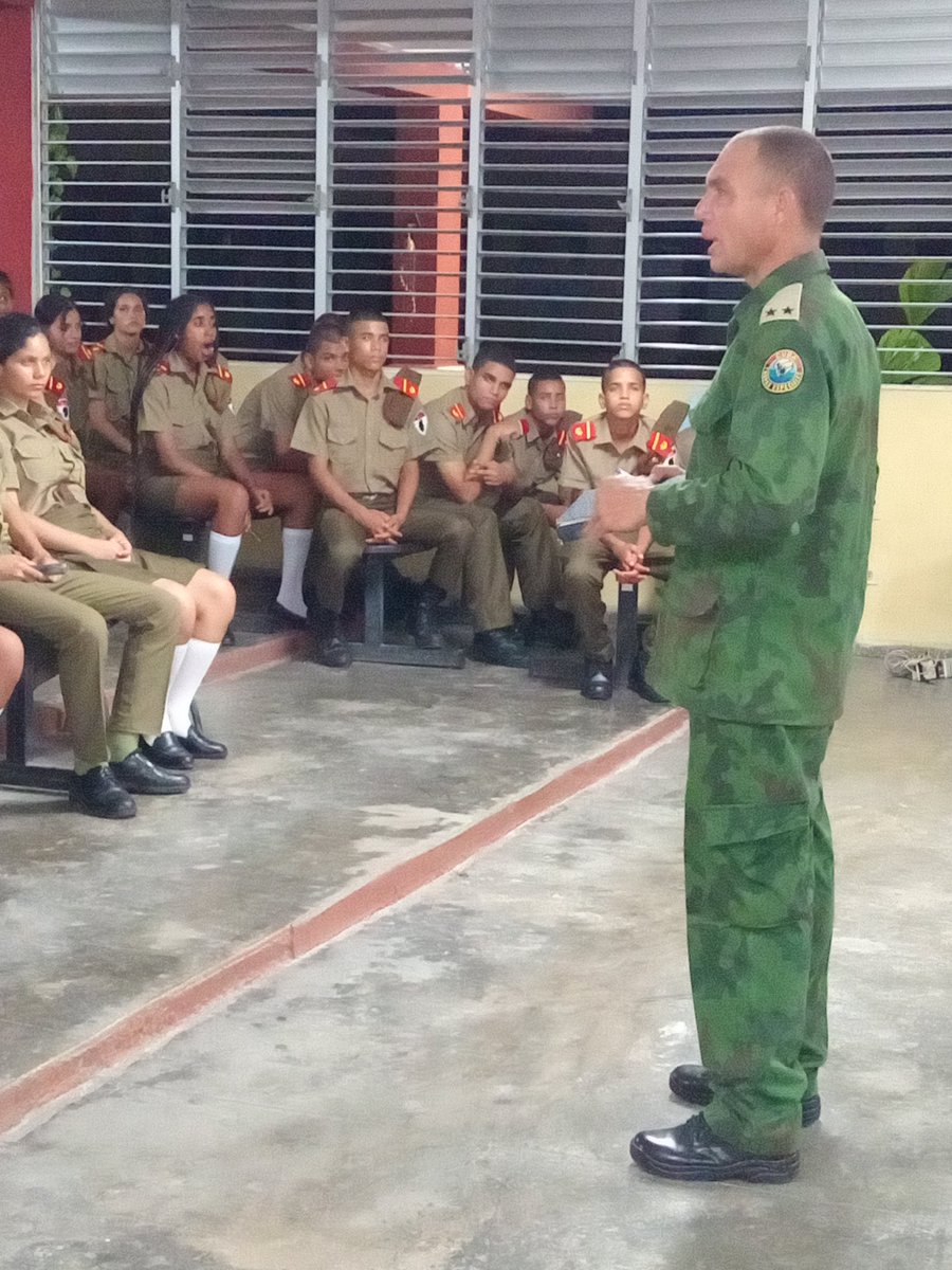 La formación vocacional,tarea de primer orden para los futuros oficiales de las Fuerzas Armadas Revoluciónaria.
#Cuba
<a href="/CentralEjercito/">Ejército Central Cuba</a> 
<a href="/MinfarC/">Minfar_Cuba</a> <a href="/RMCiegodeAvila/">Region Militar Ciego de Avila🇨🇺</a> <a href="/RMMatanzas/">Región Militar Matanzas 🐊</a> <a href="/RMVillaClara1/">Región Militar Villa Clara</a>