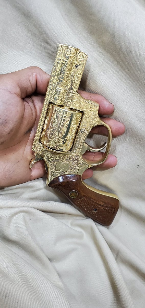 موجود مسدسات عجله ٥ خانات منقوش ذهبي 
لتواصل 777709804☎️📞📞

اولتواصل وتساب 714412447