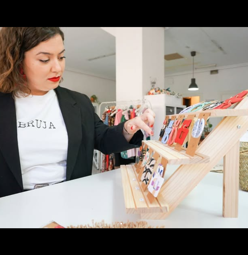 En un rincón lleno de color y creatividad nace El Rincón de Lola, un proyecto artesanal que transforma arcilla polimérica en joyas únicas. ¡Sigue leyendo te gustará!

estonoesarte.com/el-rincon-de-l…

#ElrincondeLola #estonoesarte #joyeria