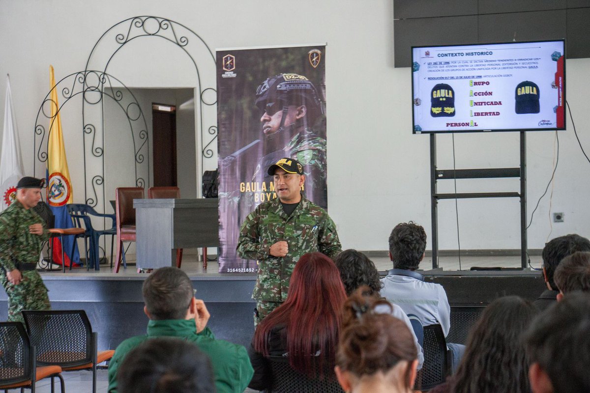 Tus datos valen, tu vida más.
En el <a href="/SENABoyaca/">SENA Boyacá</a>, el <a href="/GaulaMilitares/">GAULA MILITARES</a> Boyacá sensibilizó sobre el uso responsable de redes sociales y la importancia de proteger tu información.
👀 ¡No caigas en trampas digitales!
📞 #YoNoPagoYoDenuncio | #Línea147