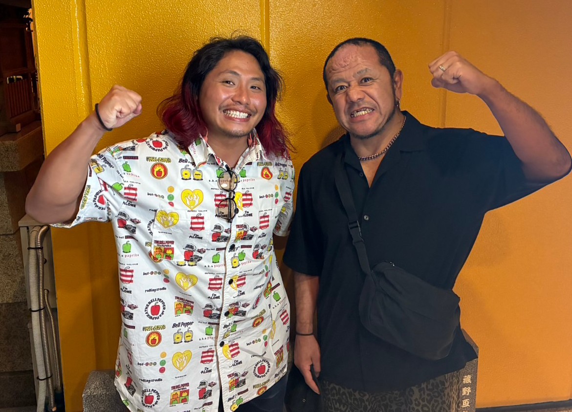 crazymonkey0909's tweet image. 昨夜は
第59代GHCジュニアヘビー級王者・高橋ヒロム選手のお誘いで
松茸狩りへ🍄‍🟫

一生分の松茸を堪能🍄‍🟫

【銀座 かいど】の大将、ご馳走様でした！！
そして
チャンピン！！
ありがとうございました！！

今日の試合も頑張ってね💪

ワス🐵