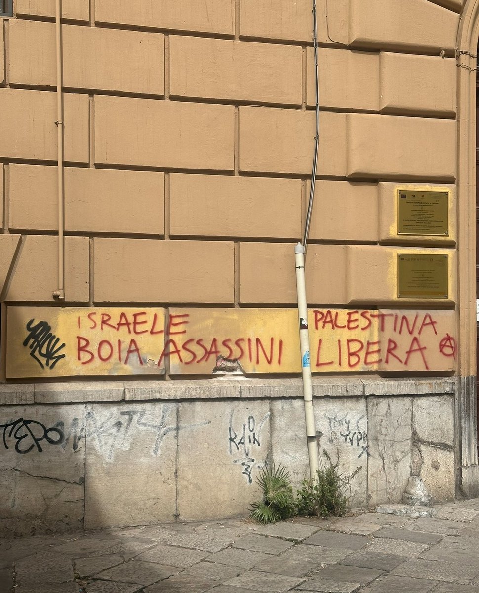 jennineak's tweet photo. from the last time I was there— sicily. I remember thinking, I can breathe more easy, this is what it means to have soul and to love life, it is in resistance. found affirmations in little tags and street art. grazie mille, and for putting the ensnared arab states to shame https://t.co/siNWaVuZN6