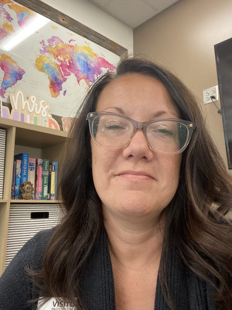 MrsSarahHenry's tweet photo. This morning I observed PLCs at West Side MS in Elkhart.  Then I planned our next steps, feedback questions, etc. with the leadership team. Go team! 

#AlignYourArrows @HuffLarry https://t.co/pp681eB1Ac