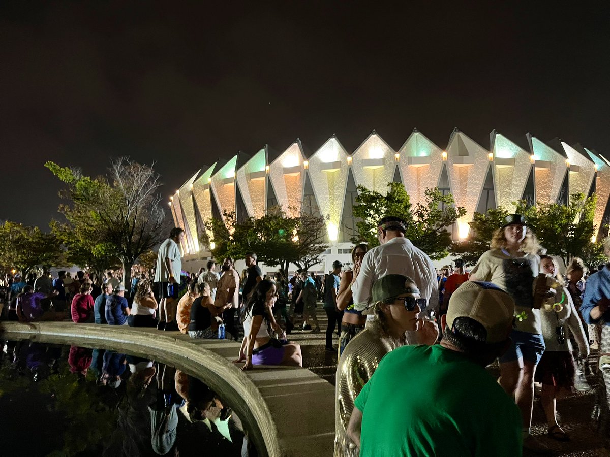 artfaix's tweet image. Fantastic times in and around Hampton. @phish is the best reason anywhere. Happy to be along and always ready for more. Mad thanks to all involved and such. #phish