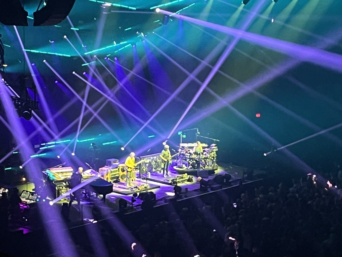 artfaix's tweet image. Fantastic times in and around Hampton. @phish is the best reason anywhere. Happy to be along and always ready for more. Mad thanks to all involved and such. #phish