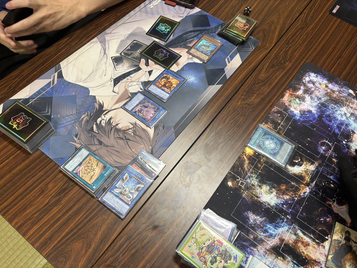 バルジーナオフ　個人戦

ヤミー　3
巳剣2（純1 ライゼオル1）
閃刀姫　2
サイバードラゴン　2

以下分布1
M∀LICE
ジェムナイト
R-ACE
サイキック
恐竜ワンキル

写真はワンキル失敗して死んでる主催と巳剣でプロートス決めてるスラムです