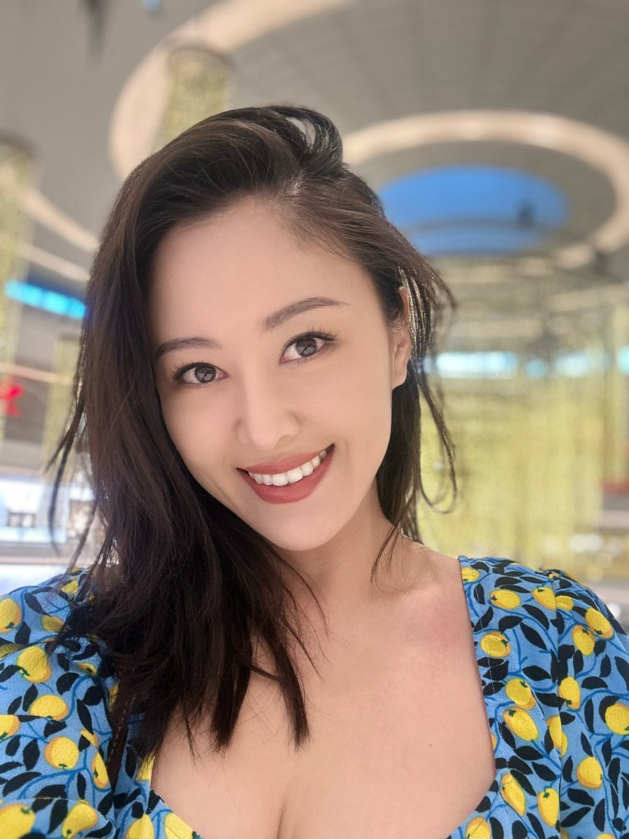 前不久，新加坡刚刚收紧了对加密行业的监管，6月30日前，所有未持牌加密企业通通卷铺盖走人。
Token2049新加坡站举办在即，不知道这次是否会和以前一样热闹。
关于Token2049,大家有什么想问的、想看的、想聊的，欢迎评论区留言。 
届时咱们现场直击 🎥