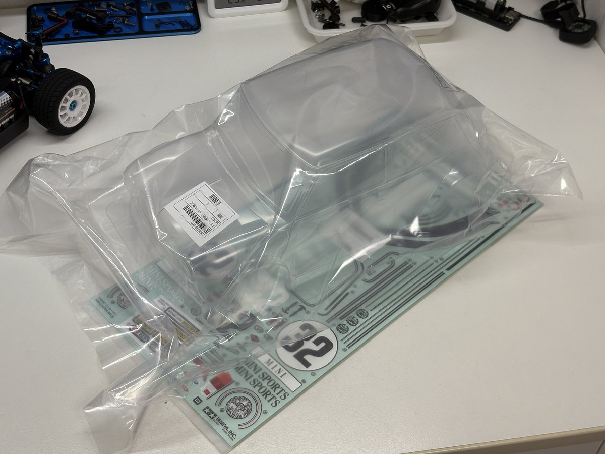 oz_works2022's tweet photo. 以前から欲しかったミニクーパーのボディを早速入手。どんなふうに塗ろうか迷うね。 https://t.co/c49XULs9hr