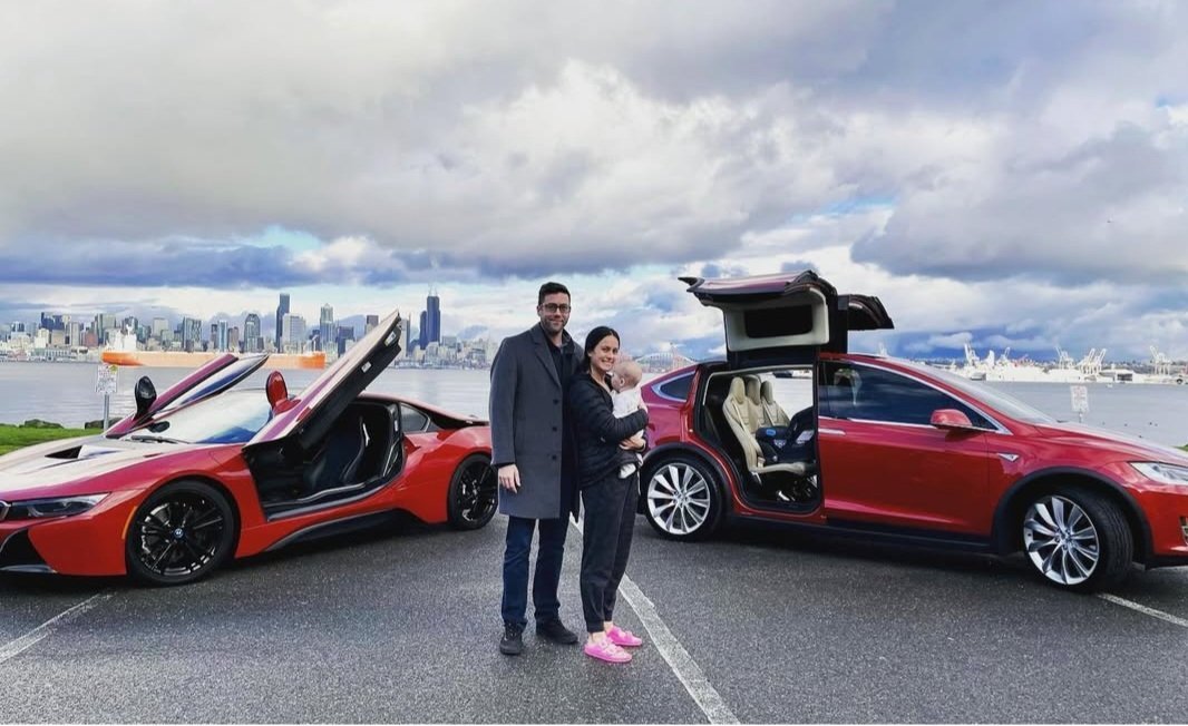 When you're both car enthusiast and starting a family:
🏎️💨 #BMWi8 — 0-60 in 4s, 76 MPG w/butterfly doors
⚡🚀 #TeslaX — 0-60 in under 3s, fits 7 w/falcon doors

Speed and space. Who says you can't have both? 😎👨‍👩‍👧‍👦
#CarLife #Seattle #Alki
