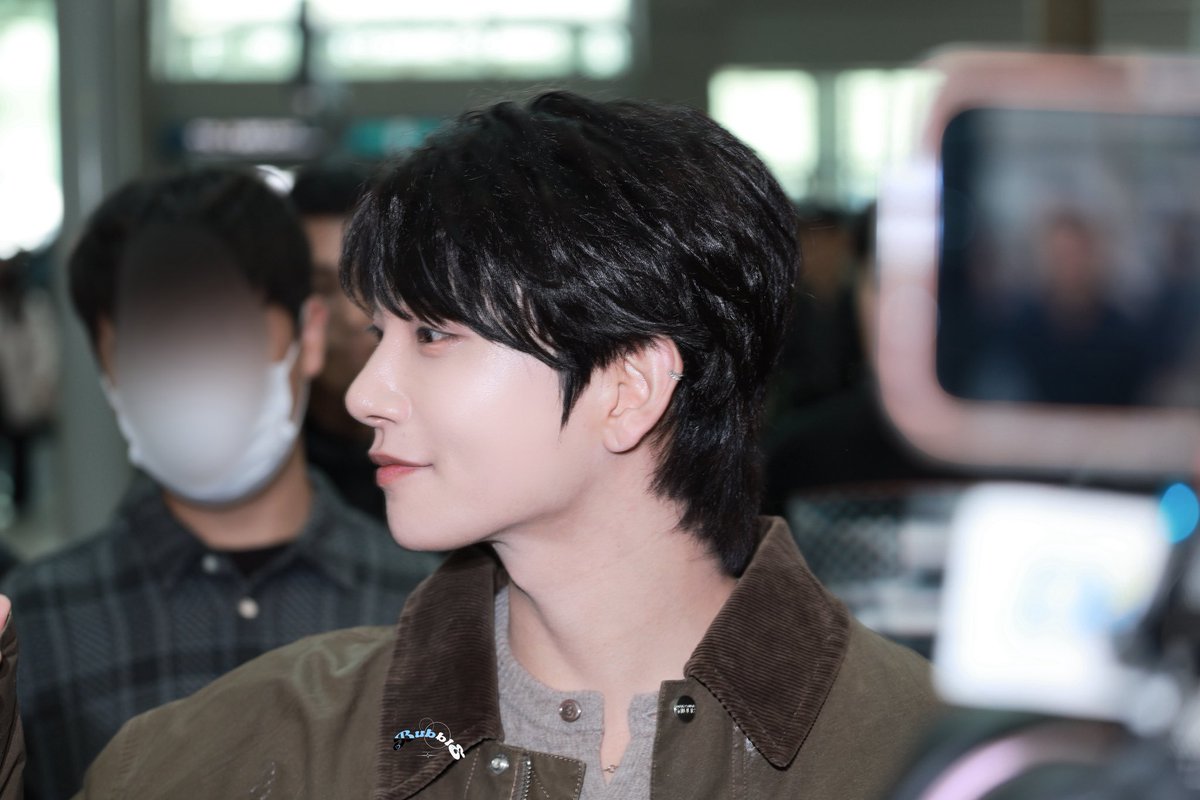 250923 인천출국

#Joshua #SEVENTEEN 
#홍지수 #조슈아 #세븐틴

#JOSHUAxOnitsukaTiger #OnitsukaTigerSS26 #MilanFashionWeek
<a href="/pledis_17/">세븐틴(SEVENTEEN)</a> <a href="/OnitsukaTiger/">onitsukatiger</a>