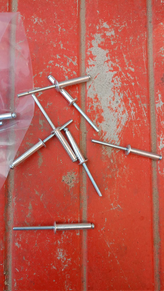 सरकार <a href="/NareshMeena__/">Naresh Meena</a> के लिए कांटे बो रही है एक दिन सरकार के लिए ये कीलें ठोंकी जाएंगी इस तरह गूंगी सरकार चुप नहीं बैठ सकती। 
#आमरण_अनशन_नरेश_मीणा 
<a href="/Fight4RightTeam/">Fight For Right Team</a> 
<a href="/manojmeena/">Manoj Meena</a> 
<a href="/PragpuraPilot/">Pilot Pragpura</a> 
<a href="/TribalArmy/">Tribal Army</a>