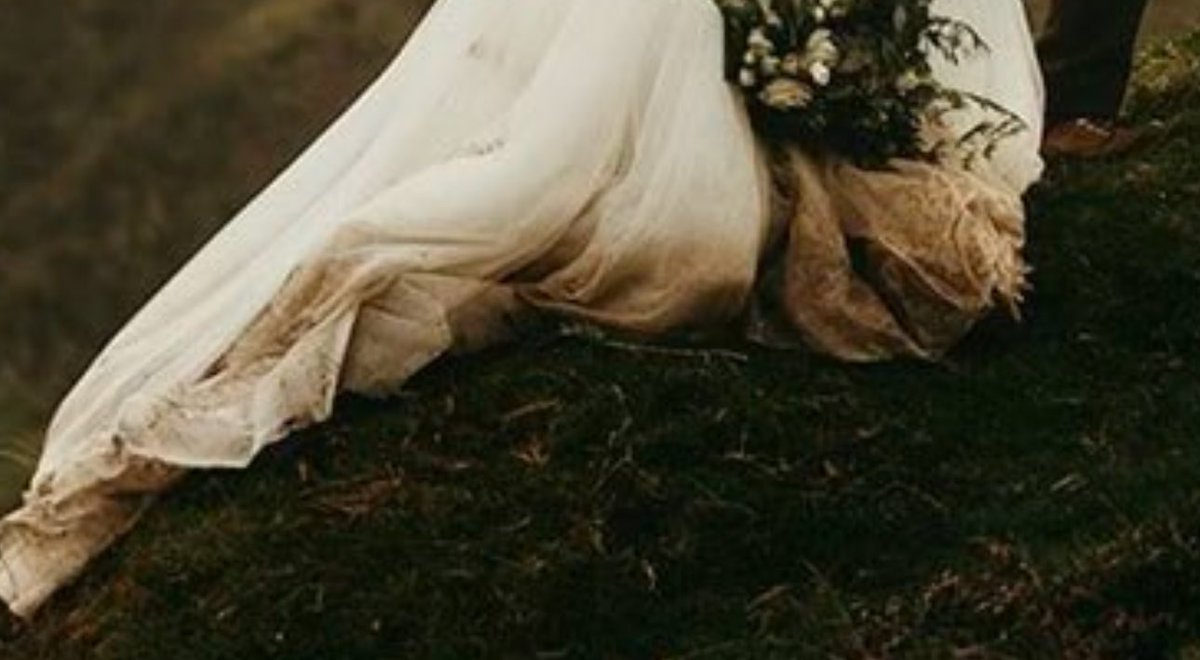 PopMaxHQ's tweet photo. The dress has got so much dirt on. You can tell this marriage won't last.

Follow me if this goes viral https://t.co/FsFMAaeNLl