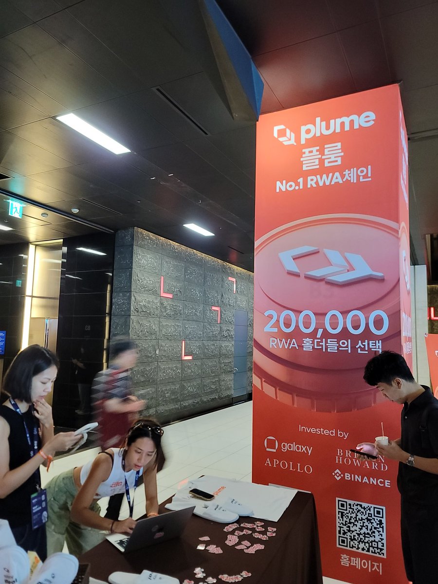 kyle080909's tweet photo. #kbw #plume https://t.co/nIvOj61wSq