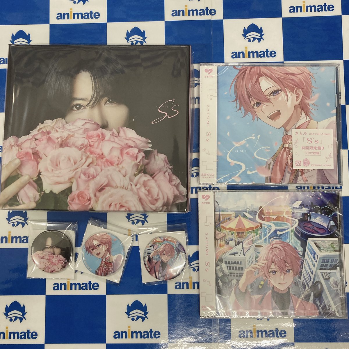 入荷情報】 さとみ/S's 本日入荷しました✨ アニメイト特典 🔹缶バッジ
