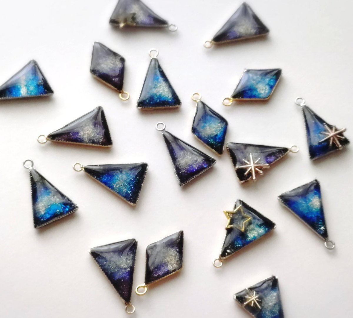 今月も参加させていただきます🌕️✨️

宇宙やメルヘンなものが好きで、主にレジンを使って作品づくりをしています꒰՞˶ˊᵕˋ˶՞꒱アクセ多め✧

🌠出展予定🌠
↳10/12(日) 宙フェス ブース✦H5
↳10/19(日)静岡HMM ブース✦F69
↳1/18(日)クラフトマーケット

<a href="/Lupopo_cafe/">*LUPOPO cafe&gallery* 三軒茶屋の糖質オフのケーキ専門カフェとハンドメイドのお店</a> 様⚮̈ ᵀᴴᴬᴺᴷ ᵞᴼᵁ ⚮̈