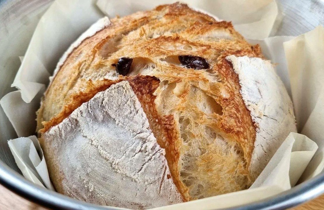 ann_ann886's tweet image. Perfect Olive Bread 🫒🍞
Crispy crust, soft pillowy center—pure bread bliss! #OliveBread #HomemadeBaking
Full Recipe: omniera.net/8aloL