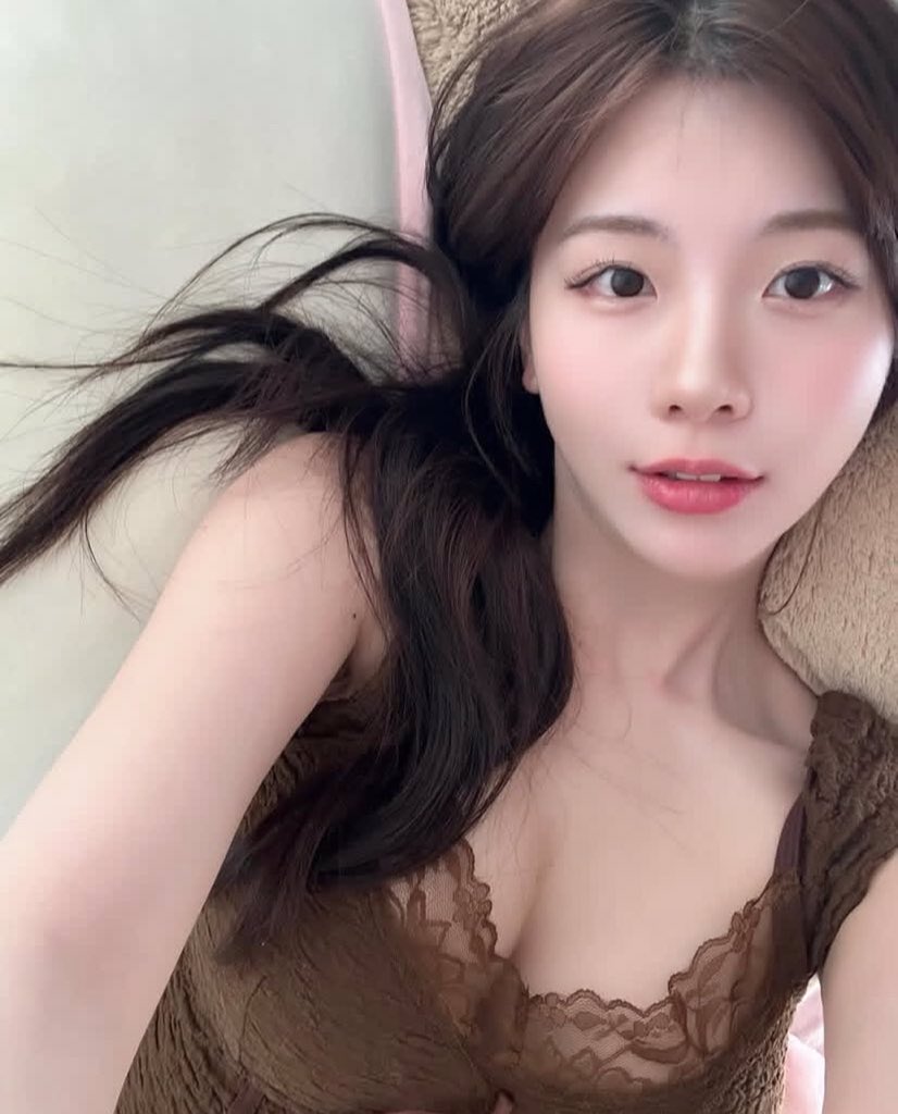 和閨蜜玩遊戲輸了
讓我一天內找一個陌生大叔愛愛一次

有人嗎？