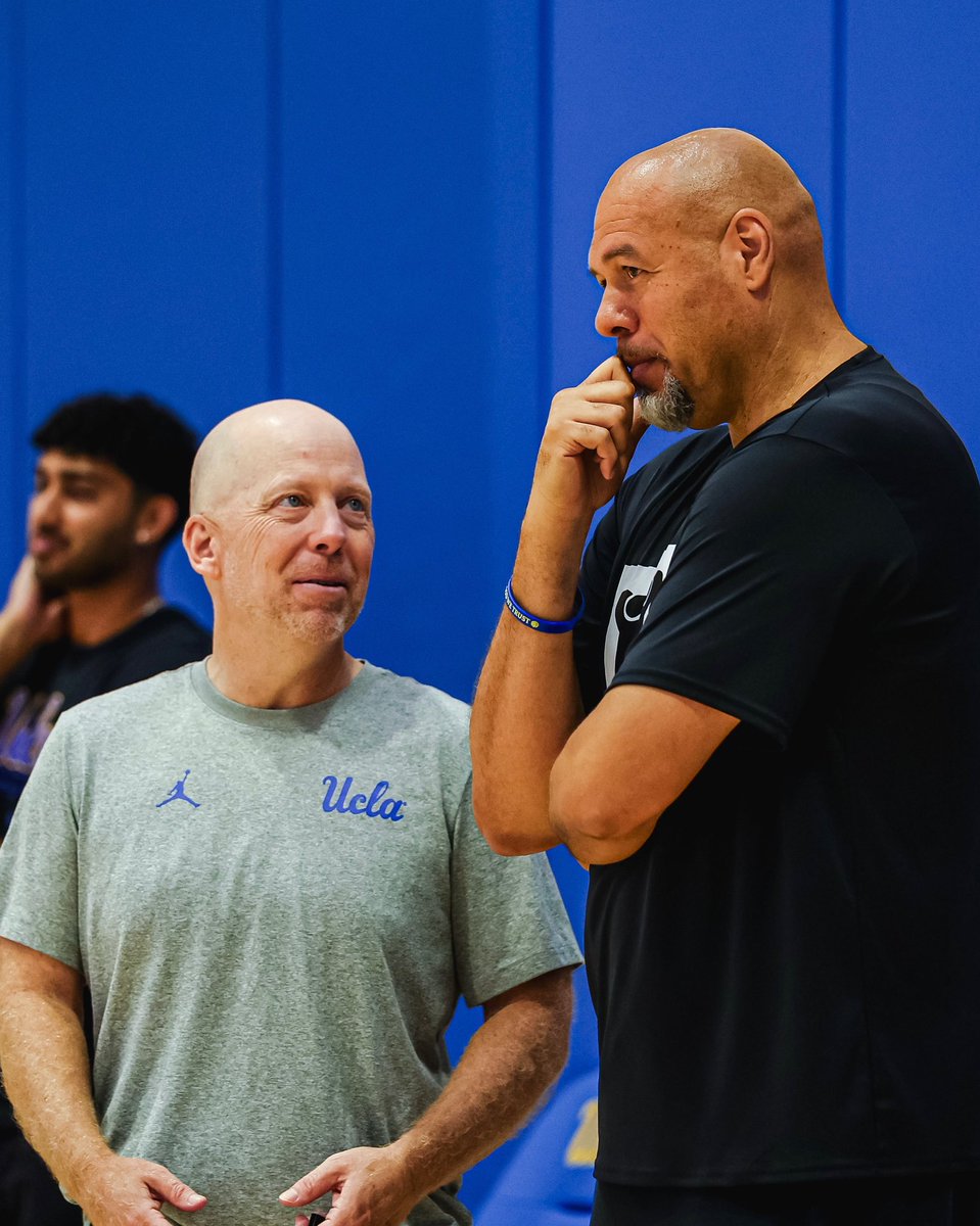 Always a great afternoon when 𝙏𝙧𝙖𝙘𝙮 𝙈𝙪𝙧𝙧𝙖𝙮 visits the Bruins in Westwood! 

#GoBruins | <a href="/RealTracyMurray/">Tracy Murray</a> 🏀🙌🏽