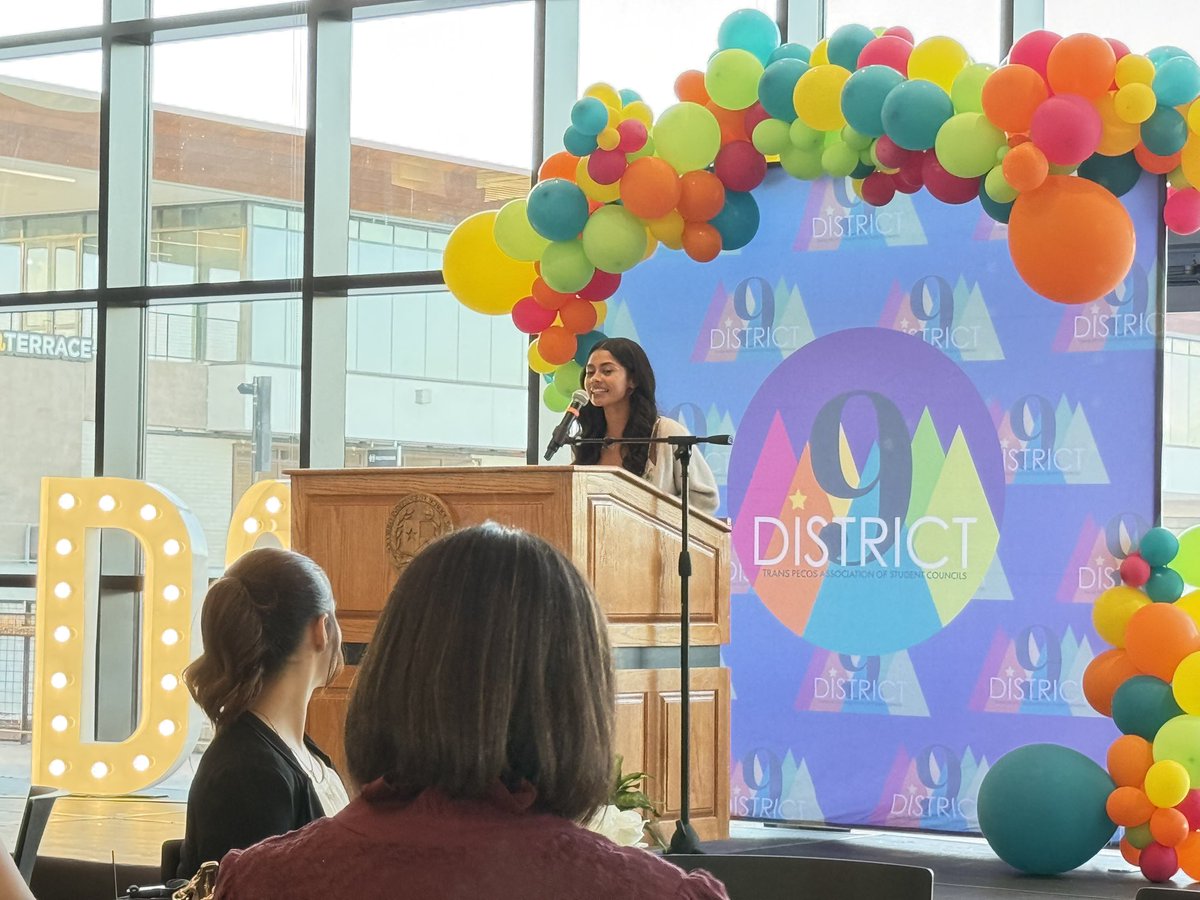 dvhsstuco_'s tweet photo. A heartfelt thank you @district9stuco for organizing such a wonderful Presidents Dinner. Your hospitality, leadership, and commitment to bringing people together made the evening truly special. #OFOD #THEDISTRICT #TASC #DistrictIX @dvhsyisd @ysletaisd @TASC_StuCo  @NatStuco https://t.co/jPZLqWBFdk