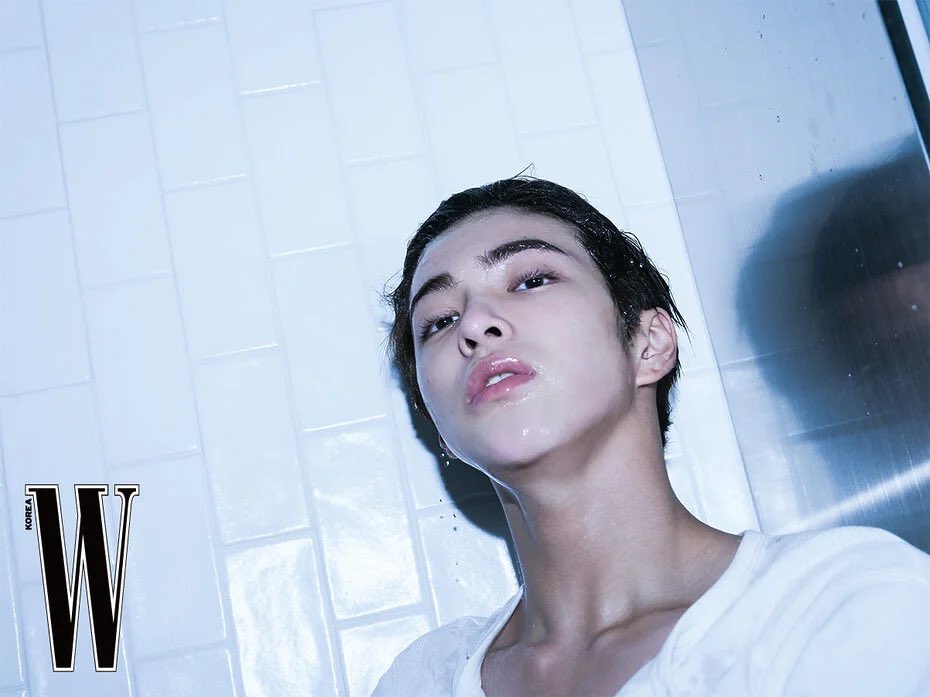 건호 더블유 화보 진짜 ㅁㅊ
첫 화보부터 레전드네 왘ㅋㅋㅋ😍