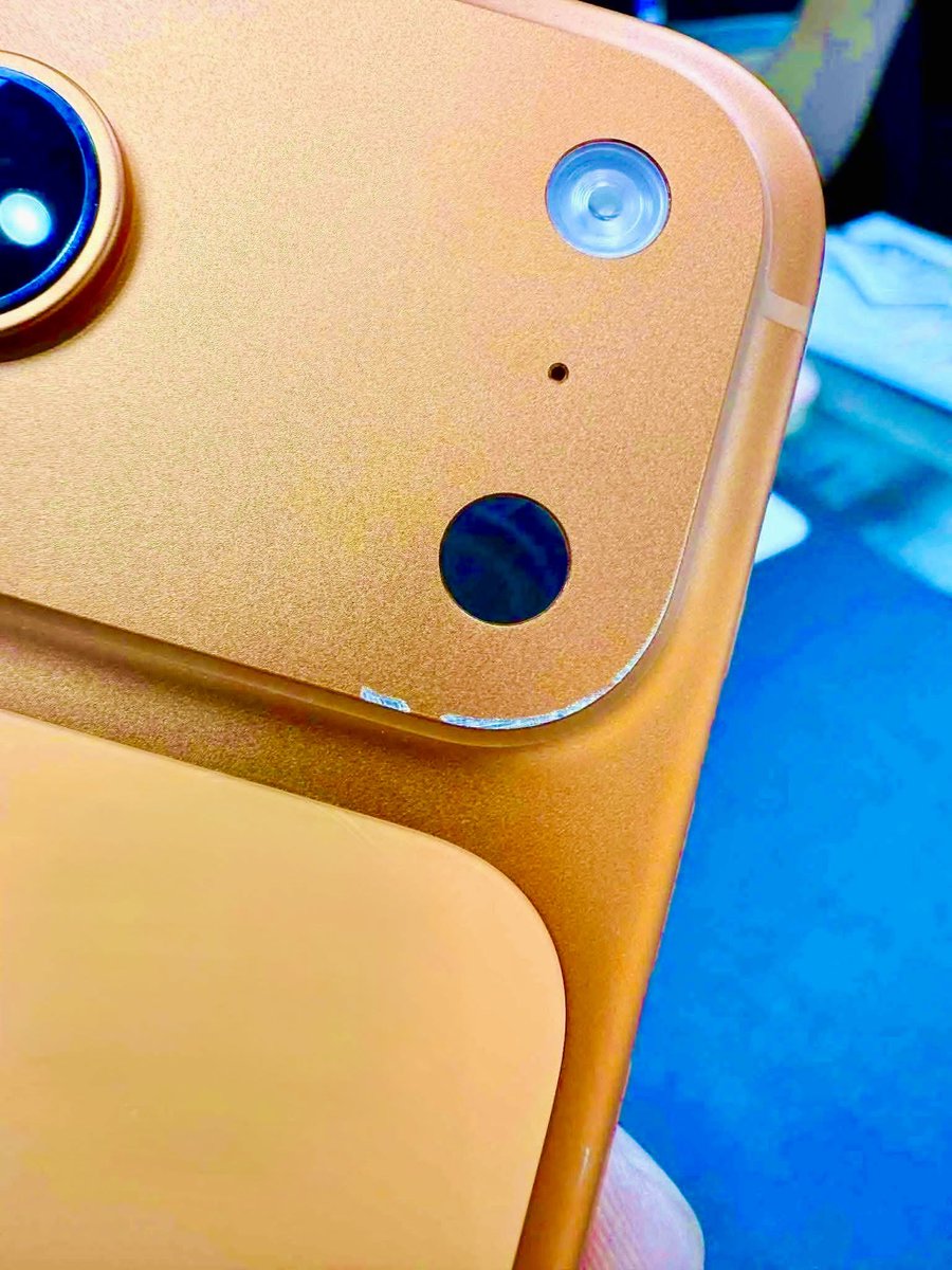 nadeesha_____'s tweet photo. “Just after the launch of the iPhone 17 Pro, many users worldwide are raising concerns 😌 Reports suggest that this time Apple may have skipped the aluminum frame set, and people feel it’s a major disappointment. Could this be Apple’s first real miss in years?”

#iPhone17Pro https://t.co/nYFcWin1rC