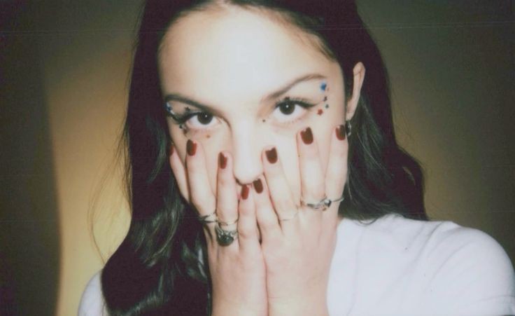 I knew I #尋找·𝖍app𝐢ne͞𝚜s 🌈 cuando me topé con tremenda rolita, así que no me pidan que le baje al volumen porque obviamente es algo que no haré. Si mi emoción subió hasta el tope thanks to #𝚙o͞rɔe𝐥ain·m𝚙3, no se sorprendan porque yo creo que será mi canción más escuchada.