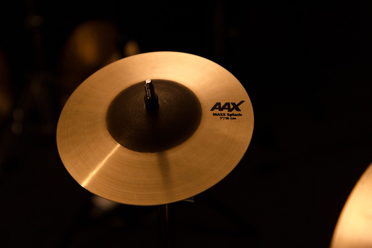 pearl_drum's tweet photo. 【SABIAN】AAX MAXX SPLASH V2 
Mike Portnoy Signature MAX Cymbals
大胆なRAWベルデザインが、明瞭で力強いサウンドを引き出し、豊かな倍音が立体感を際立たせます。AAXシリーズならではのシャープなトーンが鋭いアタックを際立たせ、抜群のプロジェクションを実現。特にライブやアンサンブルで際立つ存在感を発揮し、ダイナミックな演奏表現に応えます。