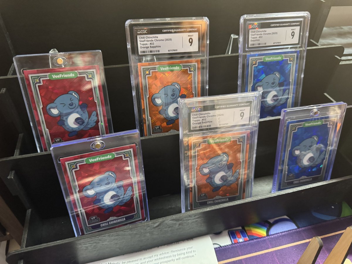 It’s a DOUBLE <a href="/veefriends/">VeeFriends</a> <a href="/Topps/">Topps</a> Chrome SAPPHIRE Mini RAINBOW! 🌈 🌈 
Just need to borrow that 1/1 Pappy for a proper family picture <a href="/mybulldogfamily/">david carmona</a> :)