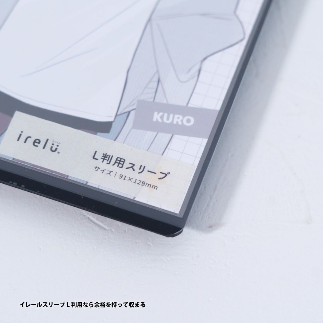 「イレールスリーブ L判用」をDAISOで見つけたB7サイズの硬質ケース黒（ヨコ型/ハードタイプ）に入れてみました✨

L判ぴったりサイズで作っているので、スリーブに入れた写真も余裕を持って収めることができました❗

スリーブに入れた写真を硬質ケースに入れたい方はぜひ参考にしてみてください