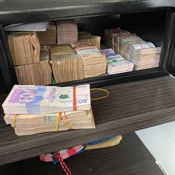 Así como trates está imagen te irá el resto del Año 🤑