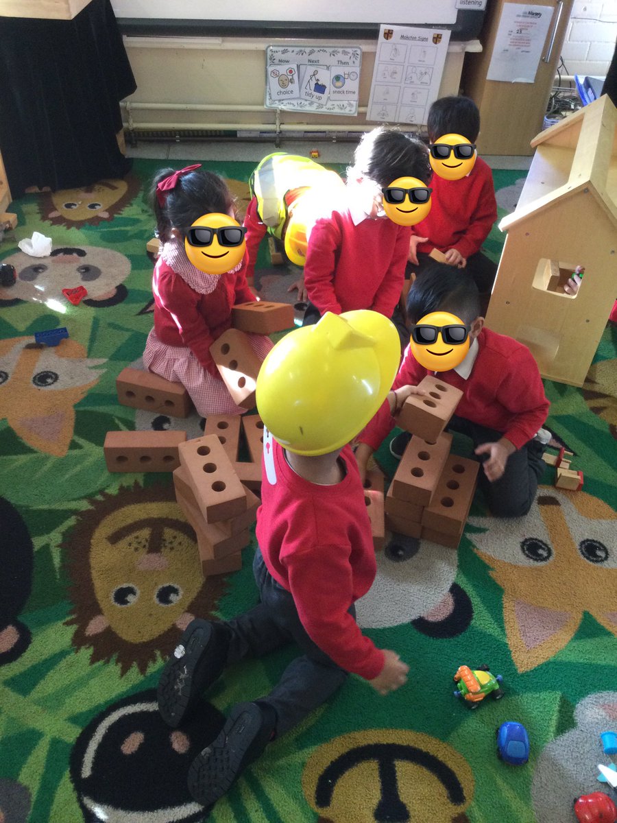 LeighPrimary's tweet photo. Nursery/Reception children are busy bee’s in the construction area, building and fixing the bricks. The children are sharing resources and and working together to build. #Constructionarea #PD #PSED #UOW #EAD #teamwork #relationshipbuilders #memorymakers #lifelonglearners https://t.co/Touc7vrbgS
