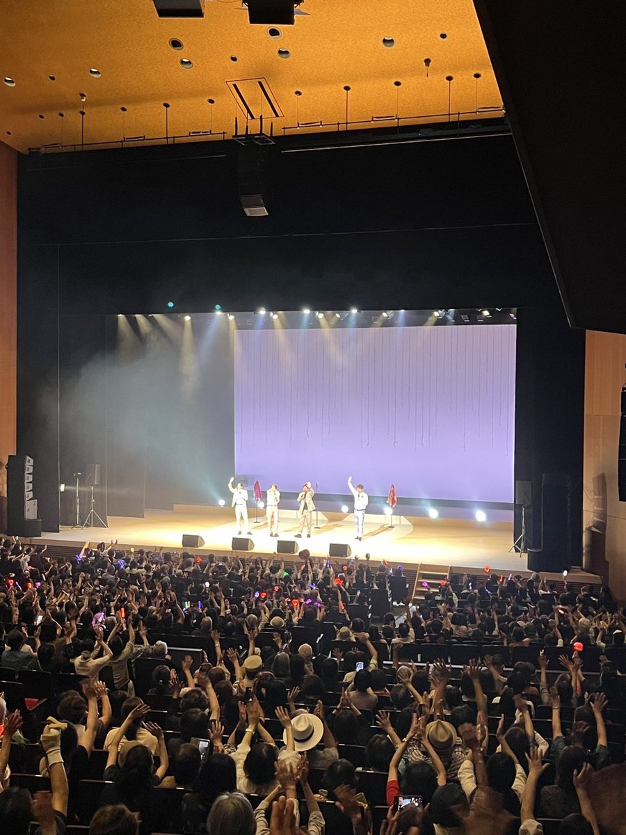 beaglecrewyass's tweet photo. 週末は中田翔引退セレモニーで満員のドームで歌わせて頂き、純烈さんのライブで満員の大ホールライブ2daysと歌わせて頂き、大舞台続きのドタバタな3日間でしたがとても充実してました。
そして今週末は息子の野球チームでお祭り出店があり、私は焼きそば店長をするという温度差がすごい9月。 https://t.co/P4BVVecGwO