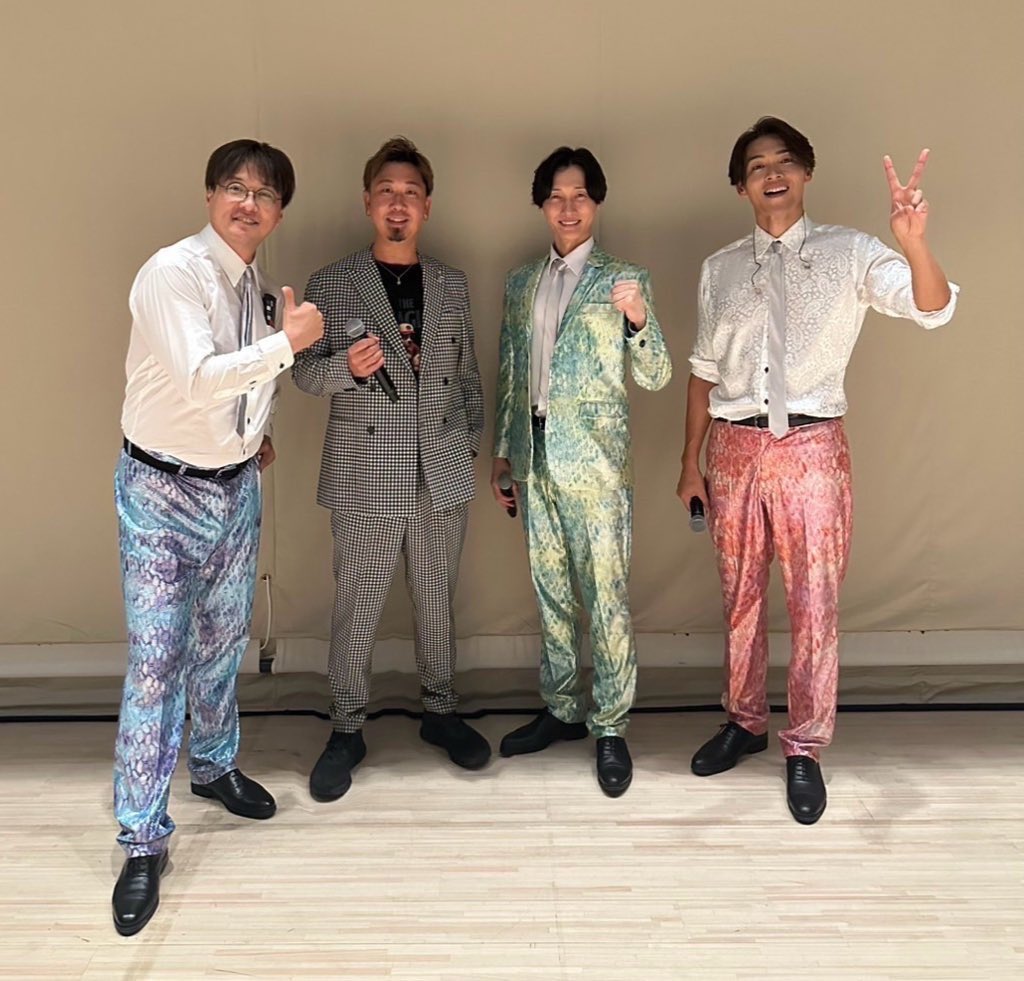 beaglecrewyass's tweet photo. 週末は中田翔引退セレモニーで満員のドームで歌わせて頂き、純烈さんのライブで満員の大ホールライブ2daysと歌わせて頂き、大舞台続きのドタバタな3日間でしたがとても充実してました。
そして今週末は息子の野球チームでお祭り出店があり、私は焼きそば店長をするという温度差がすごい9月。 https://t.co/P4BVVecGwO