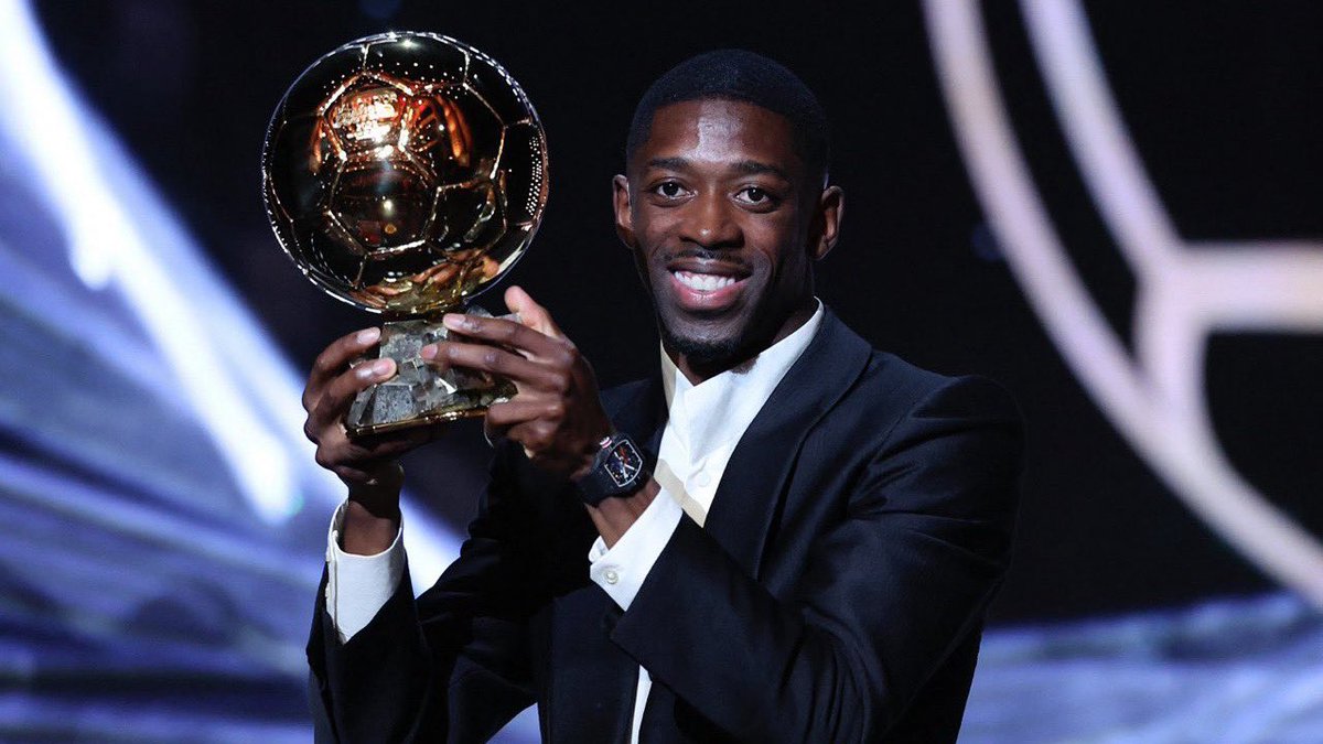 intnewsfr's tweet image. 🔴 FLASH SPÉCIAL – L’attaquant français du Paris-Saint-Germain Ousmane Dembélé remporte le ballon d’Or 2025. #BallonDor #dembouz #PSG_inside