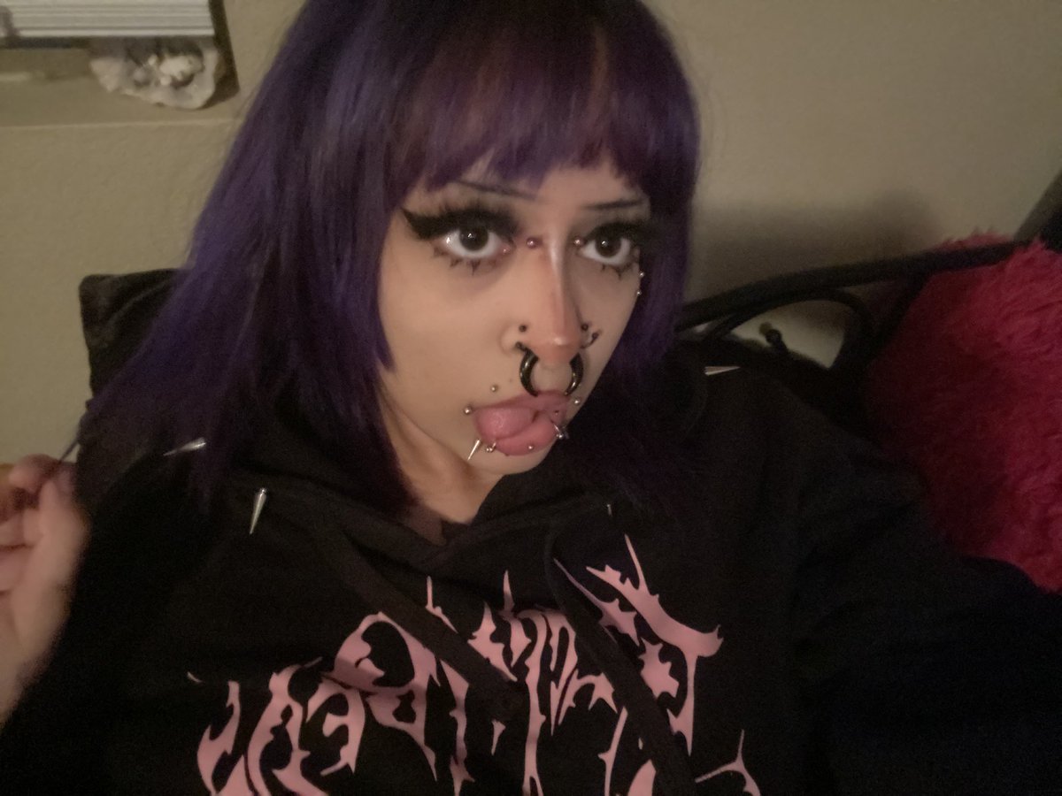 sin4dani's tweet photo. double the pics, double the temptation to relapse 🤭 https://t.co/c67S0ULZWS