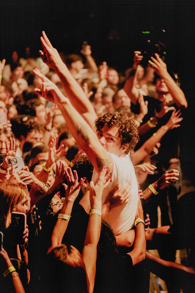 tipo assim… as fotos que eu tirei do show do <a href="/lagumoficial/">LAGUM</a> sabe…