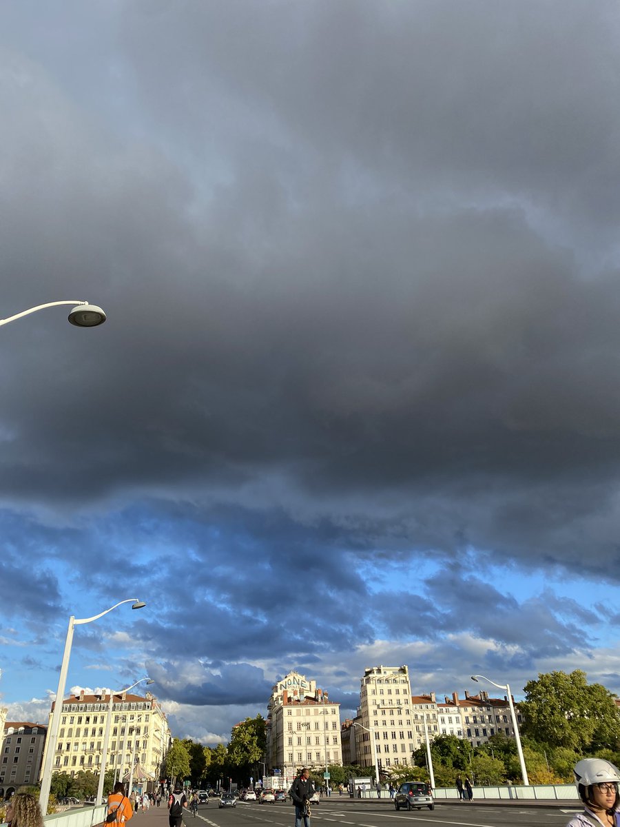 Nunca tuve sol y una nube TAN negra todo al mismo tiempo