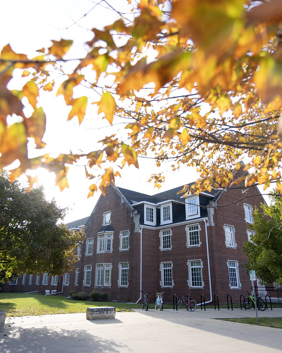 SimpsonCollege's tweet image. The first signs of fall! 🍂 #FirstDayofFall