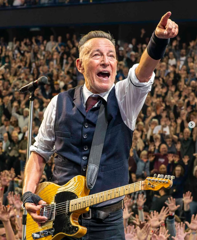 Happy 76 birthday to "the boss" Bruce Springsteen!