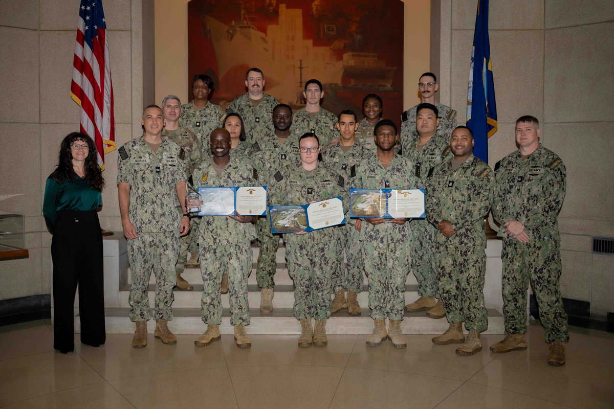 NSWCCarderock's tweet image. Carderock&apos;s Sailors were awarded for their professionalism and achievements 🎖️ during a Military All Hands event in West Bethesda Maryland, Sept. 17, 2025. 

#BravoZulu #Recognition #Navy