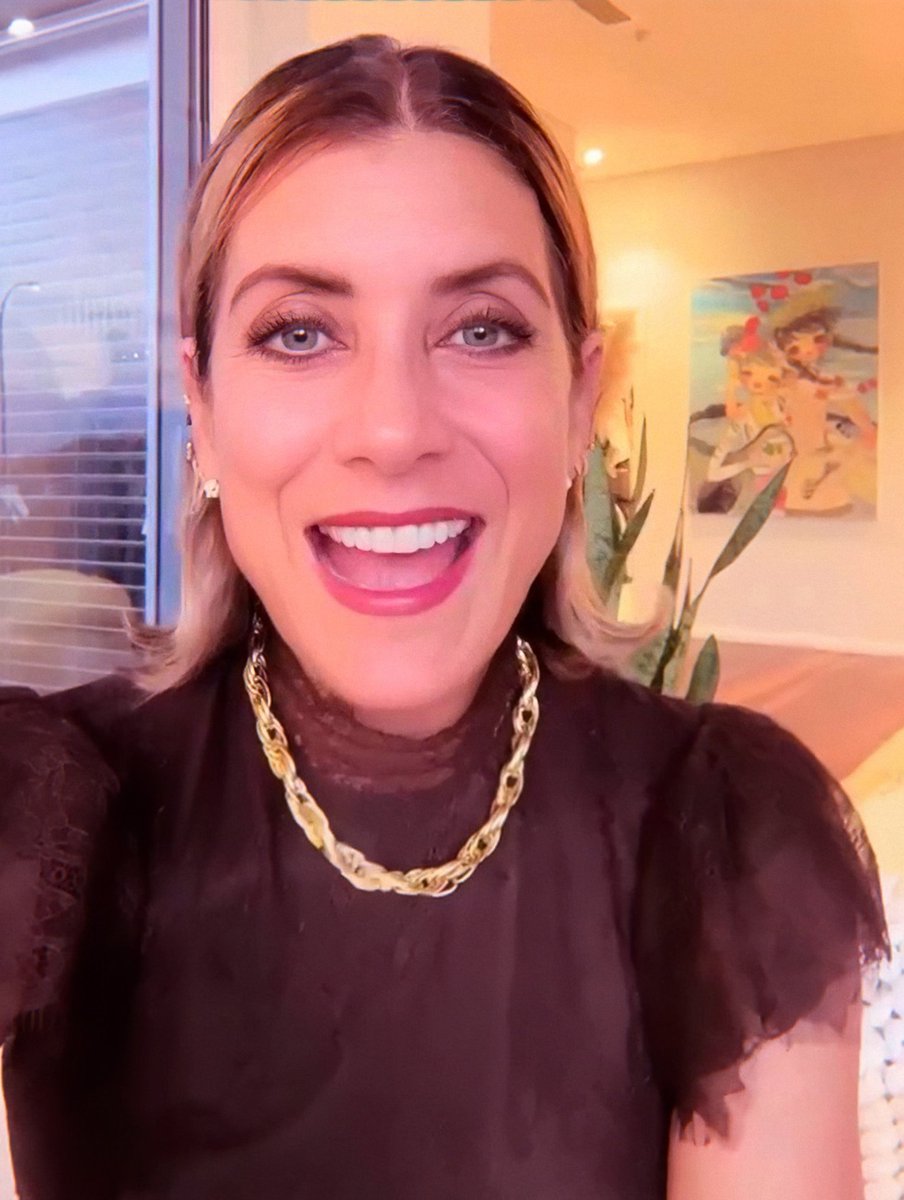 she's so beautiful omg