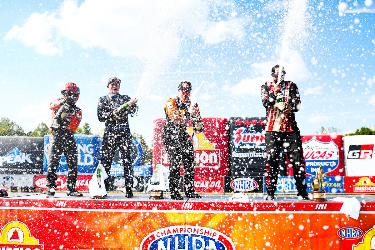 zMAX Dragway tweet media