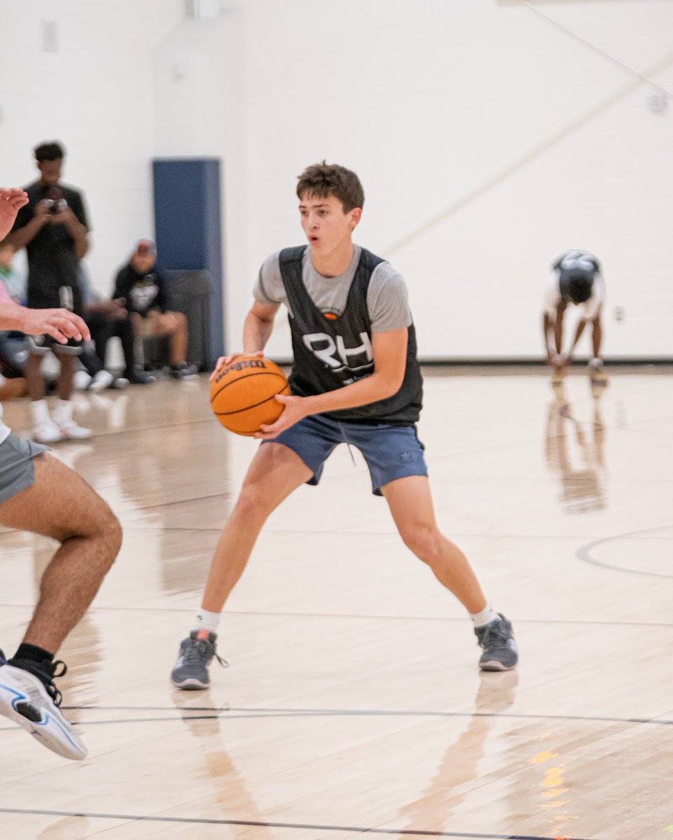 West Bladen (NC) guard Jackson Pait will be at the 2026 Select 80 this Saturday September 27th.

He was offered by Southern Wesleyan over the weekend and recently visited Augusta as well.

Updated Preview:
relentless-hoops.com/2025/09/11/sel…