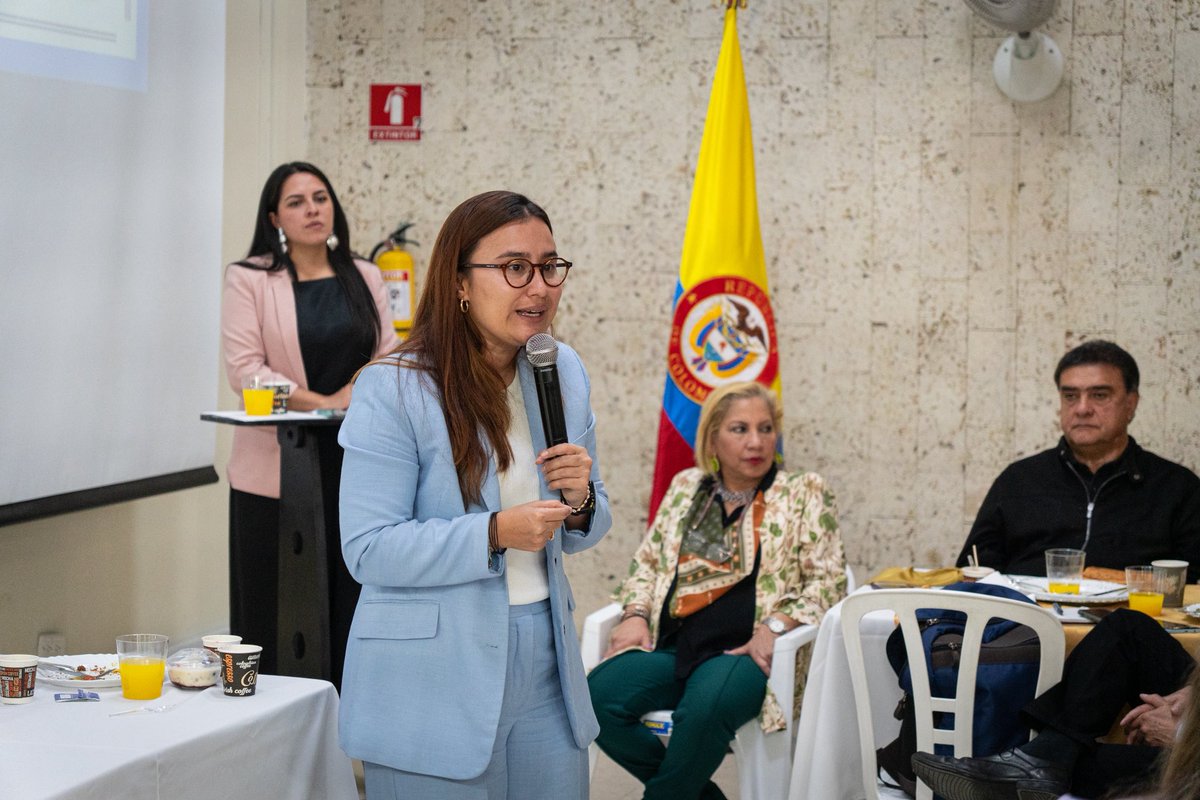 supersolidaria_'s tweet photo. 🫱🏼‍🫲🏾Hoy compartimos con 20 cooperativas un espacio clave para fortalecer uno de los principios más valiosos del cooperativismo: la cooperación entre cooperativas.

Gracias a @Cooptraiss por liderar este espacio y apostarle a la integración. https://t.co/W4x5SRVjyn