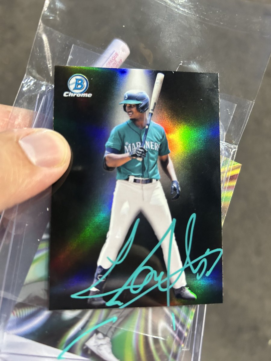 ben_thoen's tweet photo. @CardPurchaser Just one! https://t.co/fIxNpSMWXp