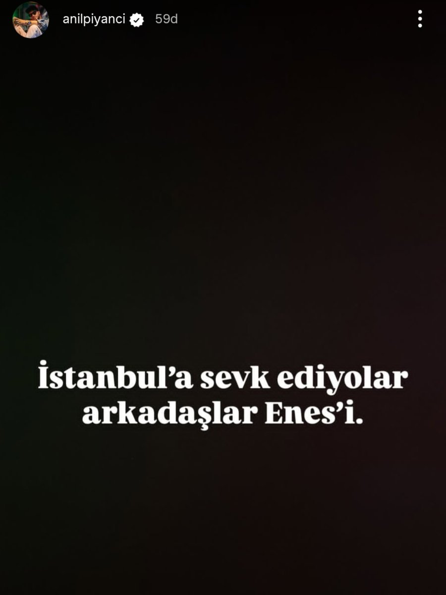 FonetikMedya's tweet photo. Geçtiğimiz günlerde Anıl Piyancı ve ekibi, Soğuk Savaş adlı YouTube programına konuk olmuş ve bu programın mizah içerikli kısmında karşılıklı sorularla bazı şakalar yapılmıştı. İzleyicilerden gelen bir soru ve yanıtını okuyan sunucu Boğaç Soydemir ile bu şakaya gülen Colt NS, bu gece gözaltına alındılar. İkilinin bir an önce özgürlüğüne kavuşmasını dileyerek Yeşil Oda ekibine geçmiş olsun dileklerimizi iletiyoruz.