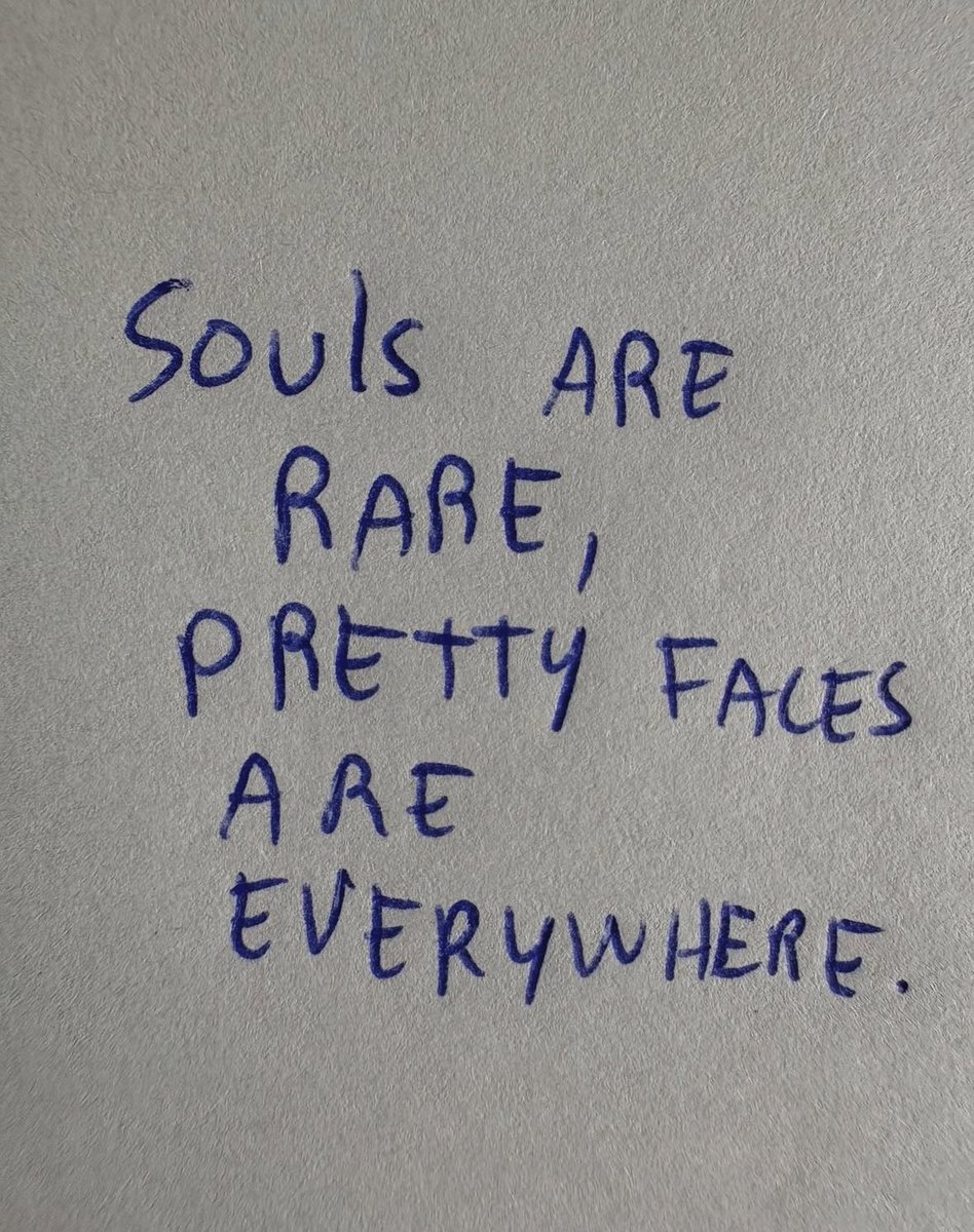 Penny Lane ॐ tweet media