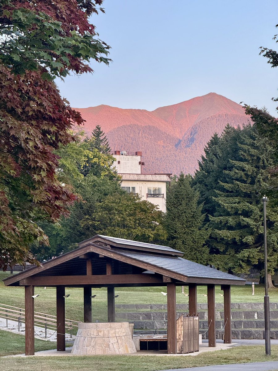 おはようございます🍁
今朝は3.1度の糠平。
朝焼けのウペペサンケ山が綺麗でしたよ！